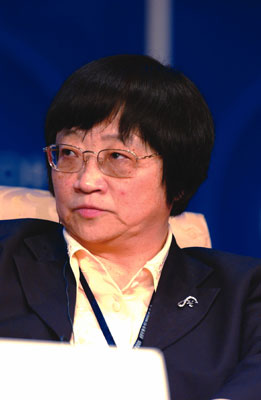 谢企华 传奇铁娘子 退休后